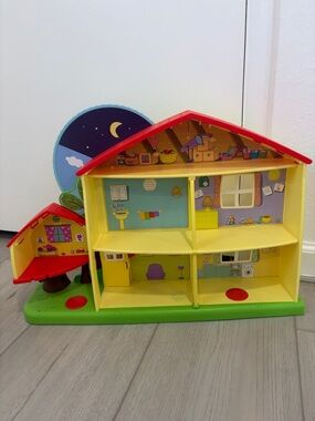 Bluey playhouse